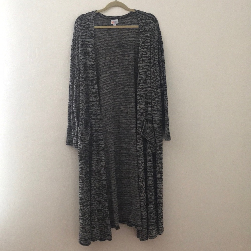 LuLaRoe Sarah XL variegated black and gray